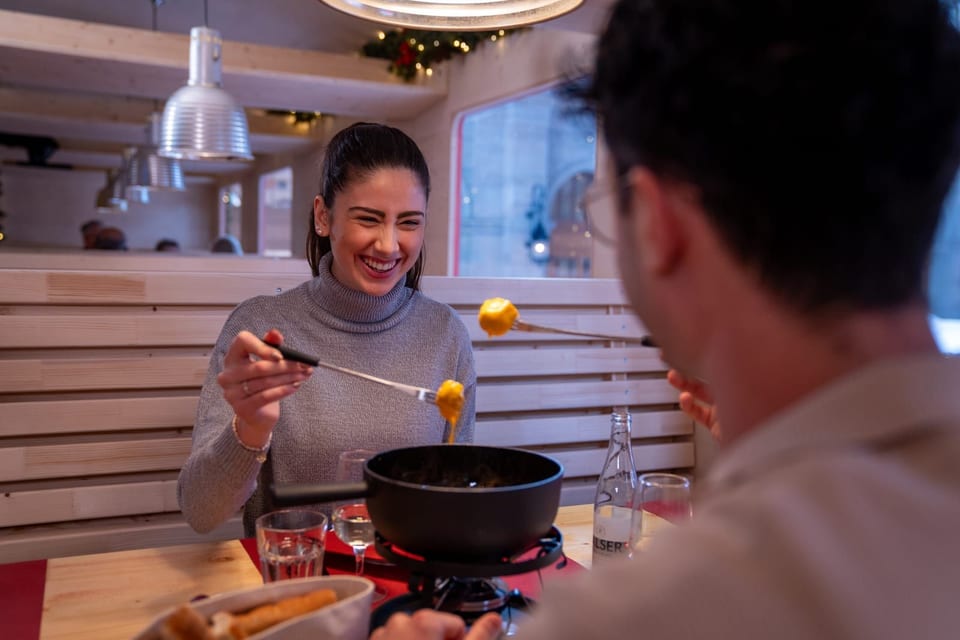 Parsennbahn Fondue-Express in der Bahnhofshalle